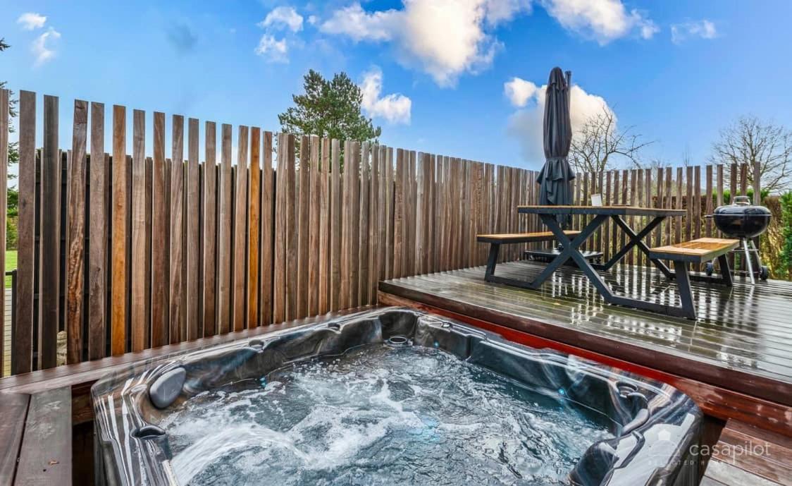 Villa Le Brame Сине Екстериор снимка